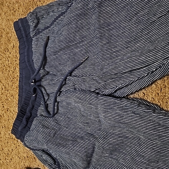 Athleta Stripe Bali Linen cuffed ankle pants, size 2 - Picture 4 of 13